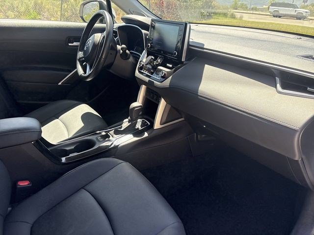 Used 2022 Toyota Corolla Cross XLE w/ Convenience Package FWD image 20