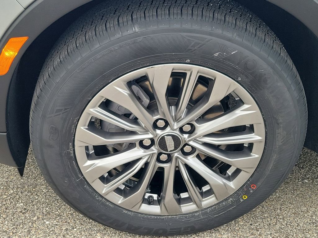 Used 2025 Cadillac XT4 Premium Luxury FWD image 12