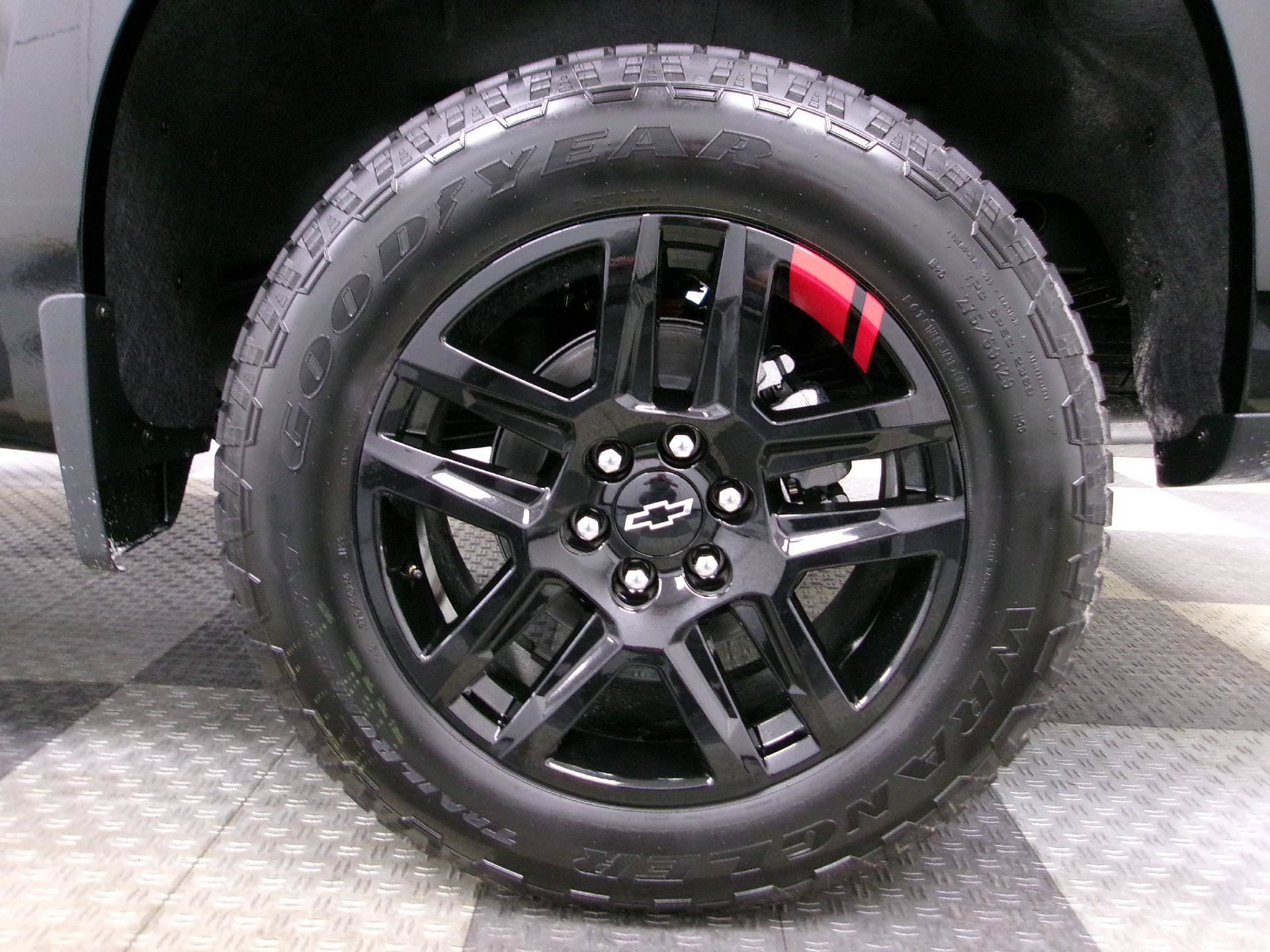 New 2026 Chevrolet Silverado 1500 RST w/ Redline Edition AWD/4WD image 16
