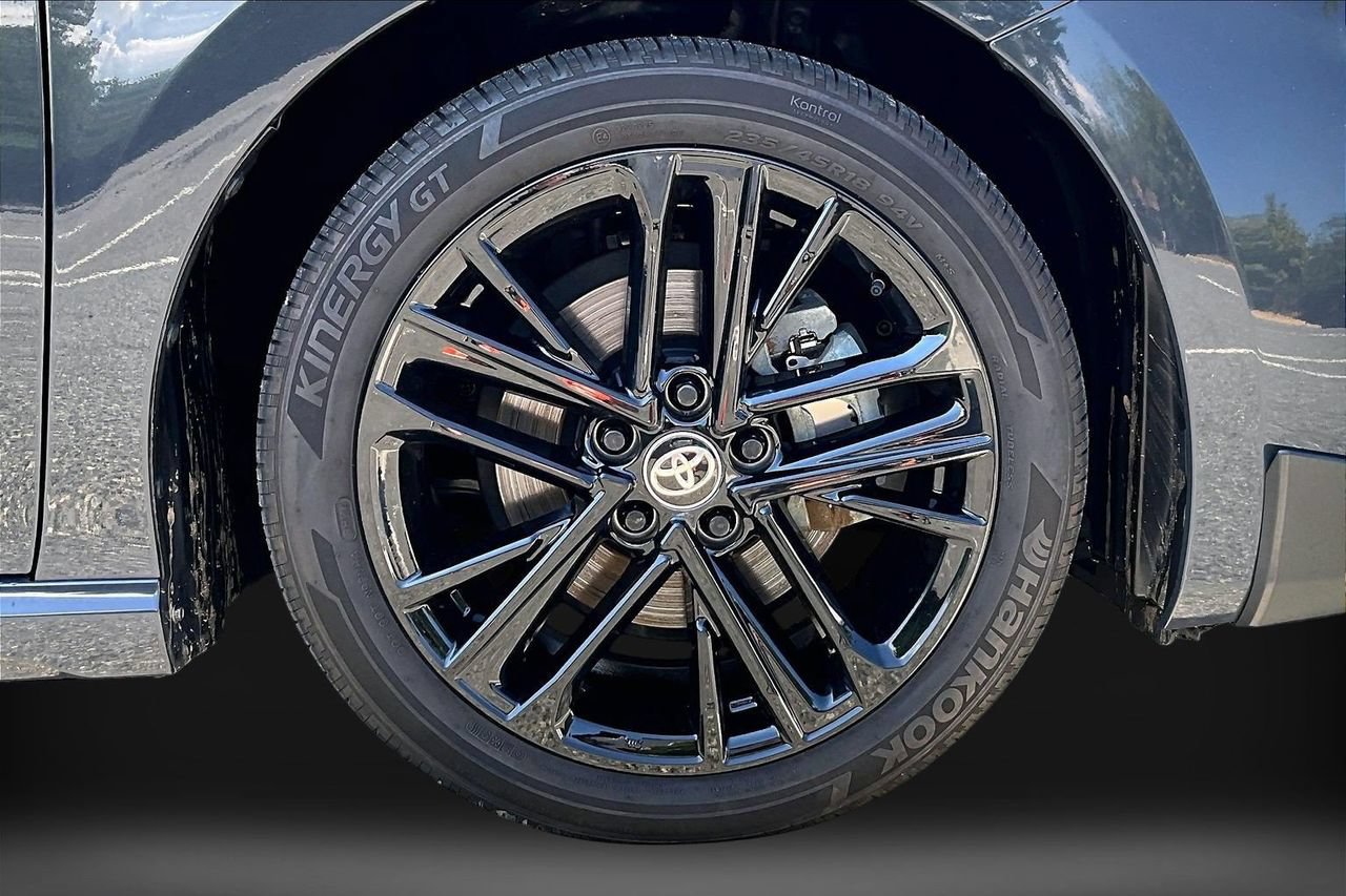 Used 2025 Toyota Camry SE FWD image 33