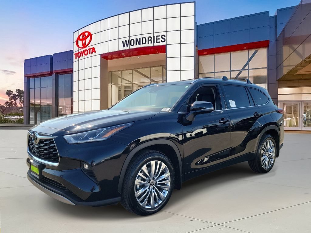 New 2026 Toyota Highlander Platinum AWD/4WD image 2