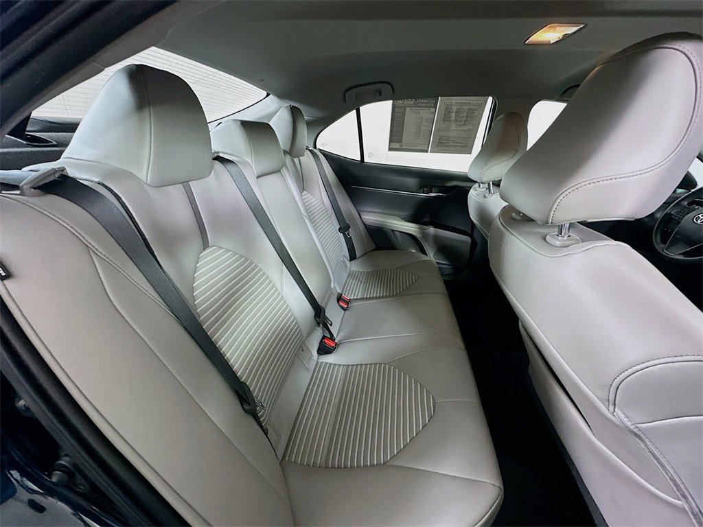 Used 2021 Toyota Camry SE image 11