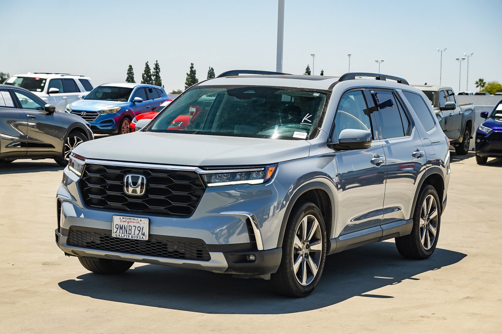 Used 2024 Honda Pilot Touring image 3