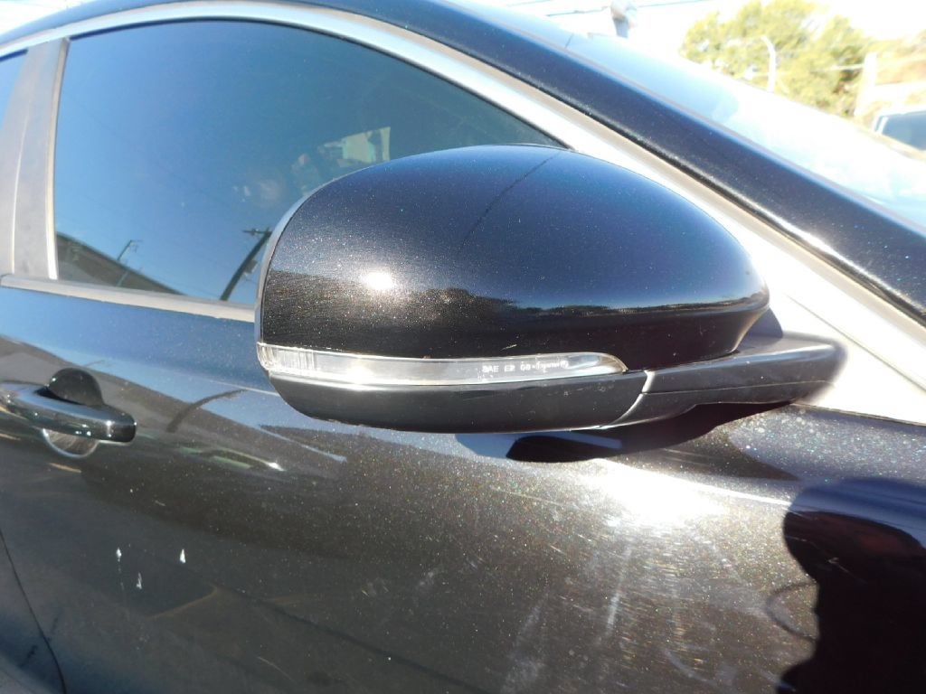 Used 2017 Jaguar XE Premium RWD image 10