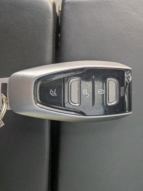 Used 2021 Aston Martin DBX image 35