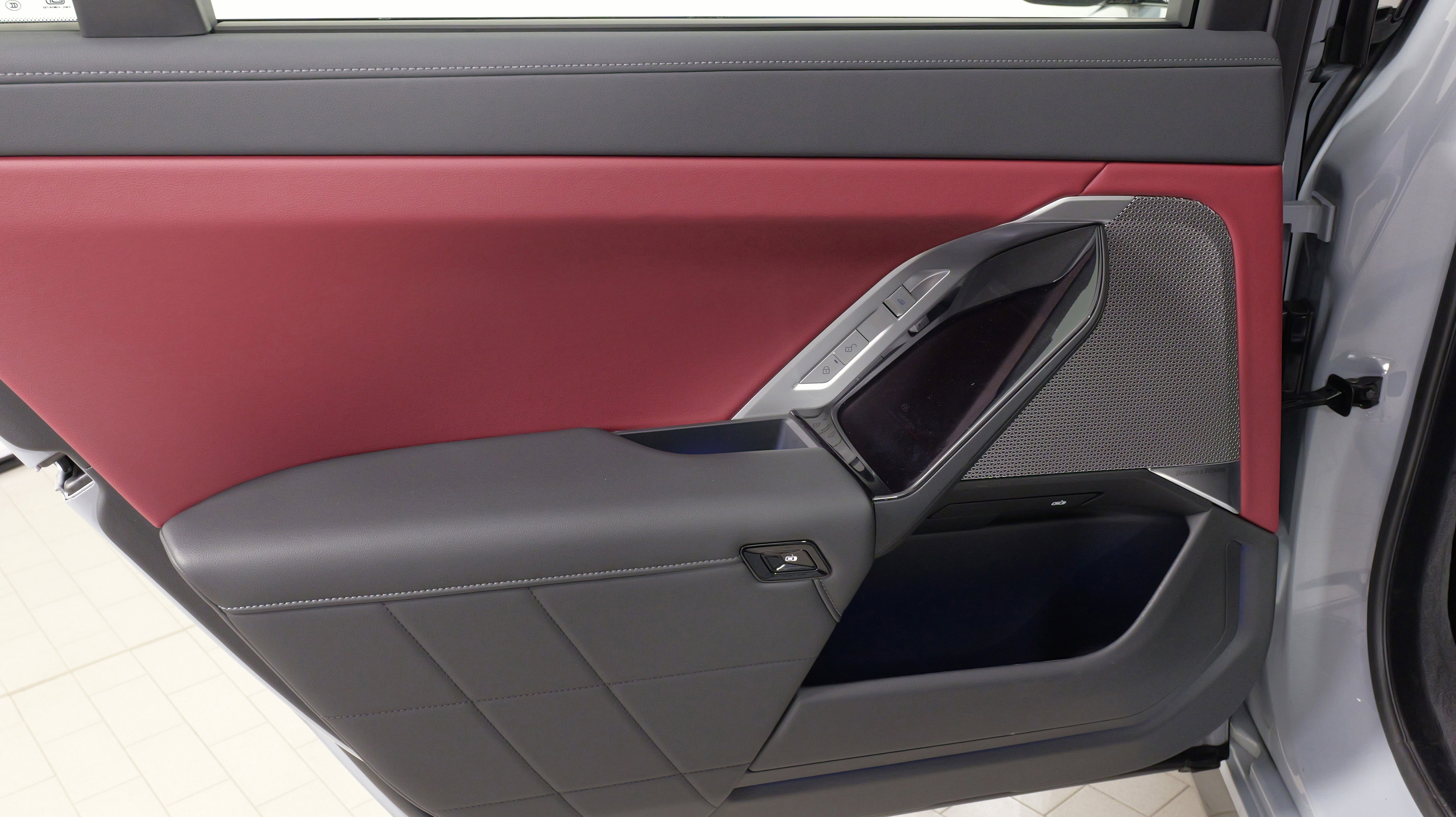 Used 2024 BMW 740i xDrive image 35