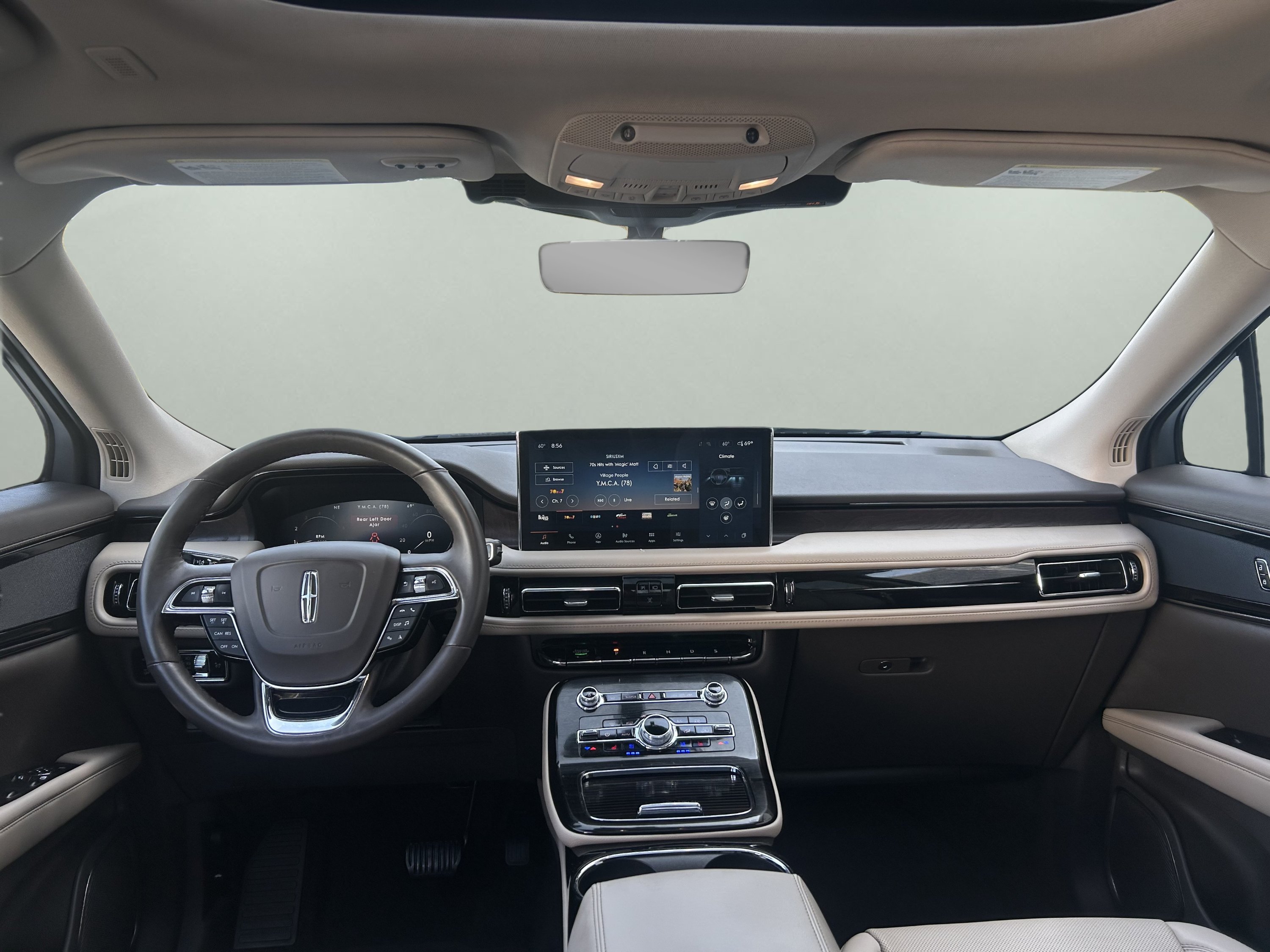 Used 2023 Lincoln Nautilus Reserve AWD/4WD image 11