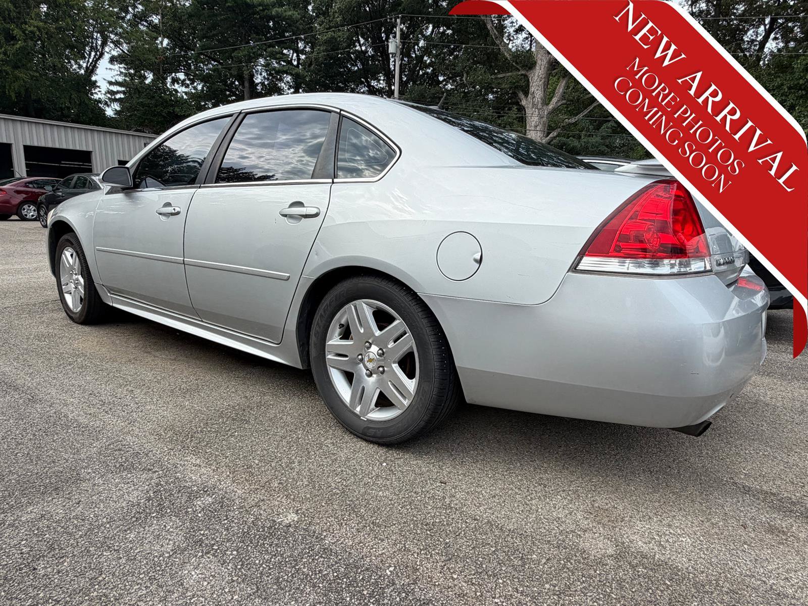 Used 2012 Chevrolet Impala LT w/ LT Sunroof Package FWD image 7