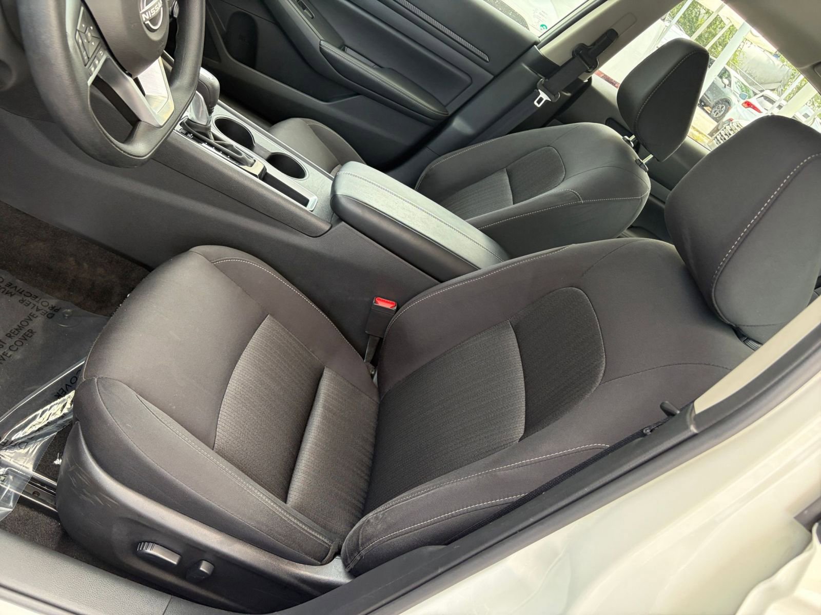 Used 2025 Nissan Altima 2.5 SV FWD image 36