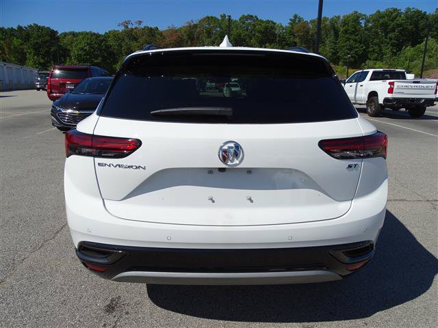 Used 2022 Buick Envision Essence w/ Sport Touring Package FWD image 4