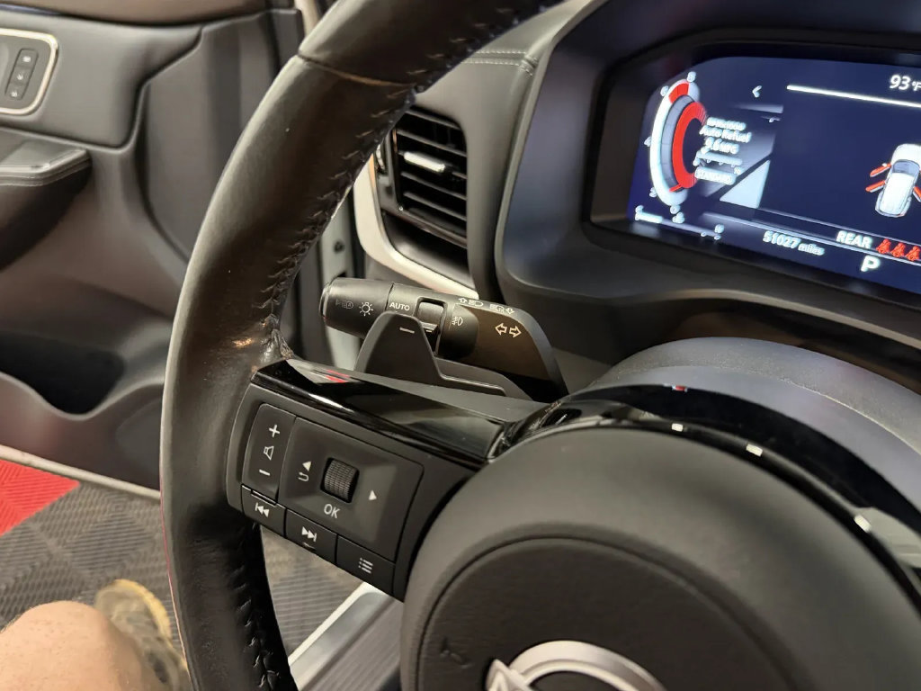 Used 2022 Nissan Rogue Platinum w/ Head-Up Display Package FWD image 23