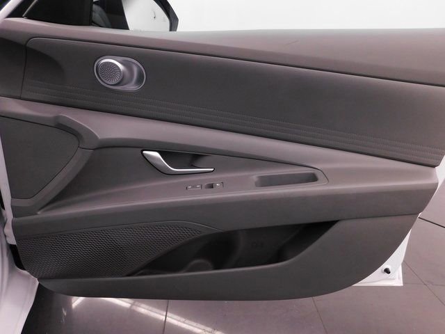 Used 2024 Hyundai Elantra SEL image 32