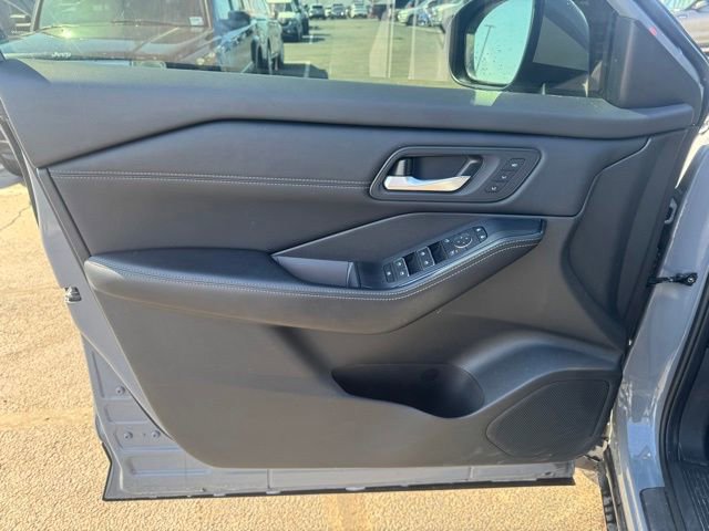 Used 2024 Nissan Rogue SL w/ SL Premium Package image 14