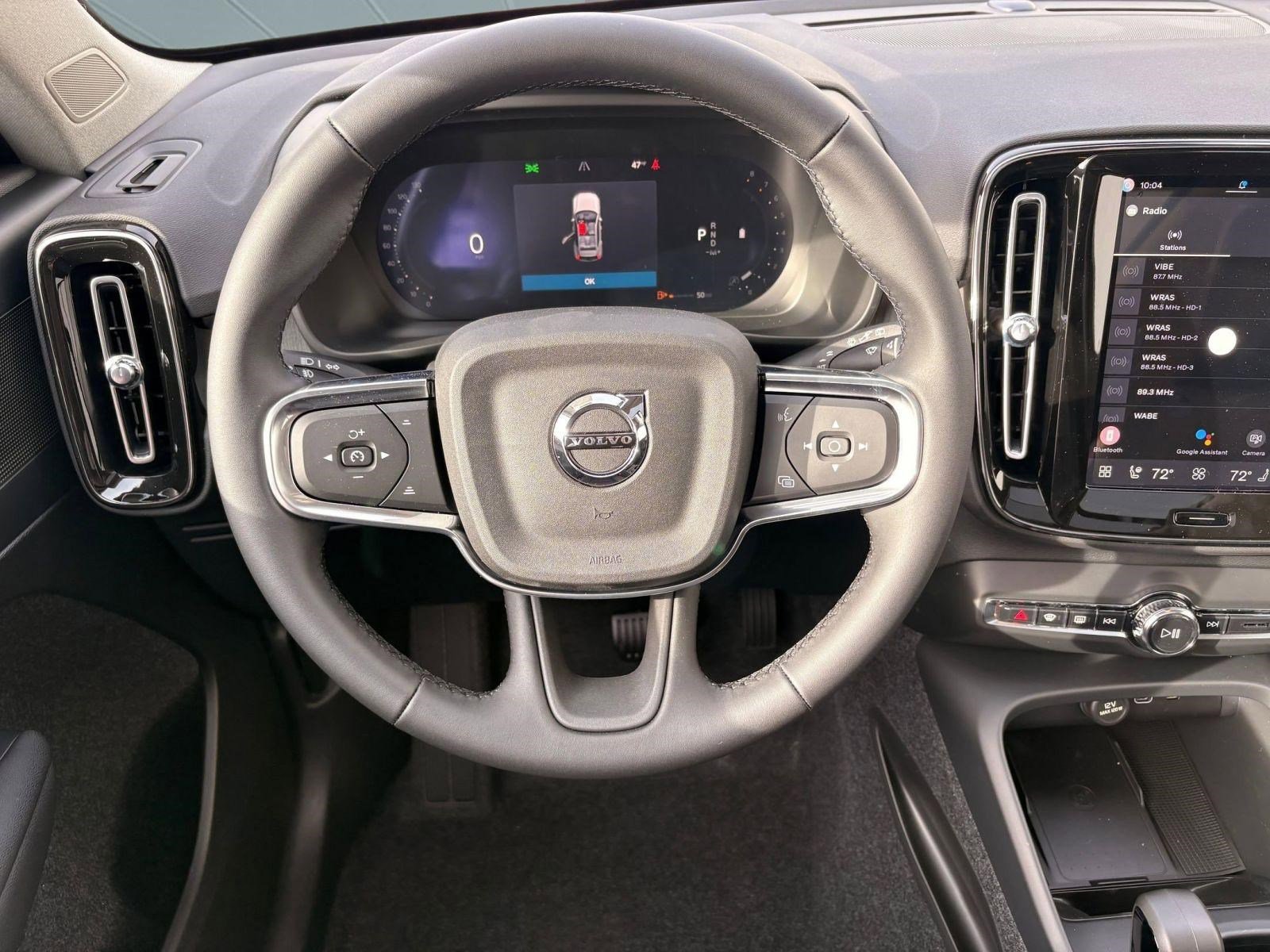 Used 2026 Volvo XC40 B5 Core w/ Climate Package AWD/4WD image 17