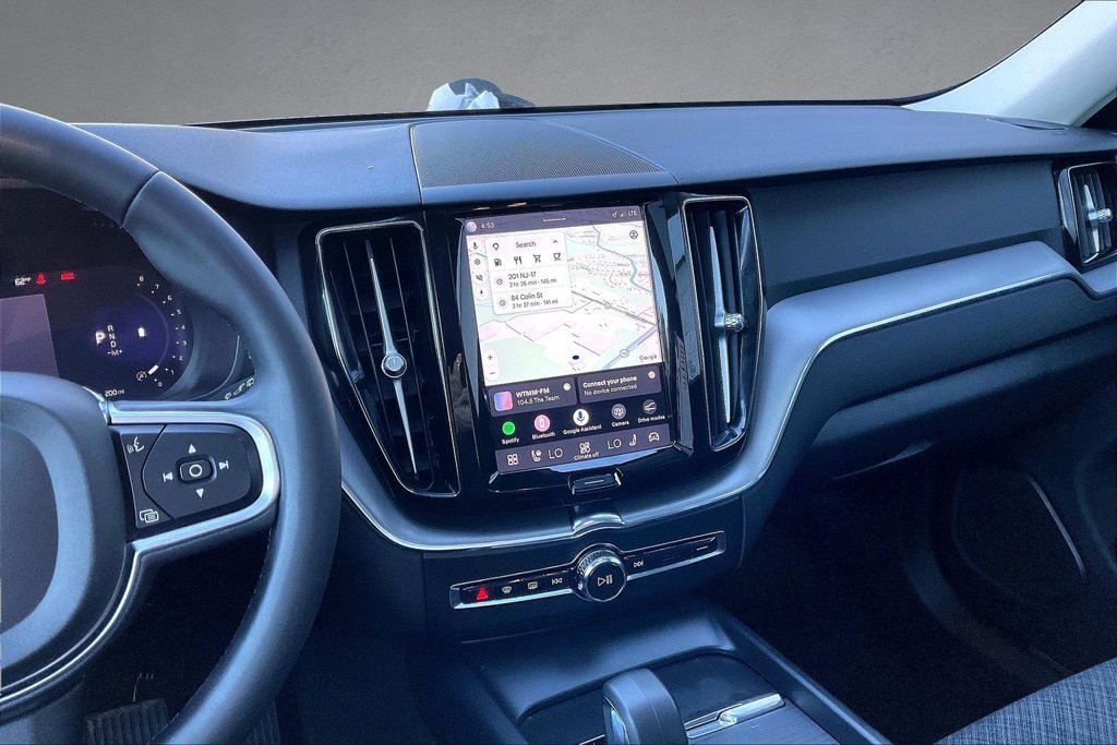 Certified 2023 Volvo XC60 B5 Core AWD/4WD image 10