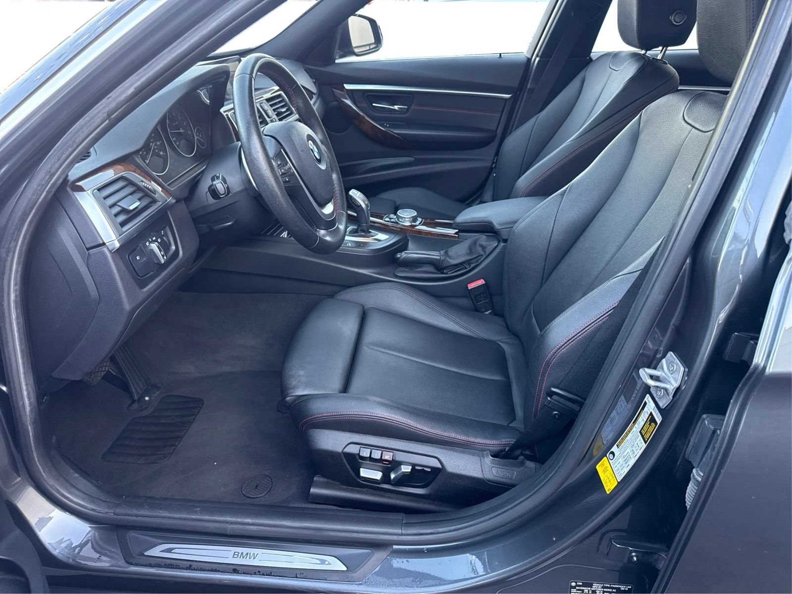 Used 2017 BMW 330i Sedan RWD image 9