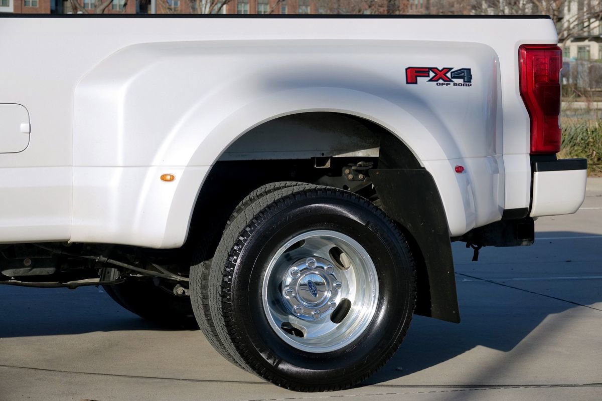 Used 2019 Ford F350 Platinum w/ Platinum Ultimate Package image 12