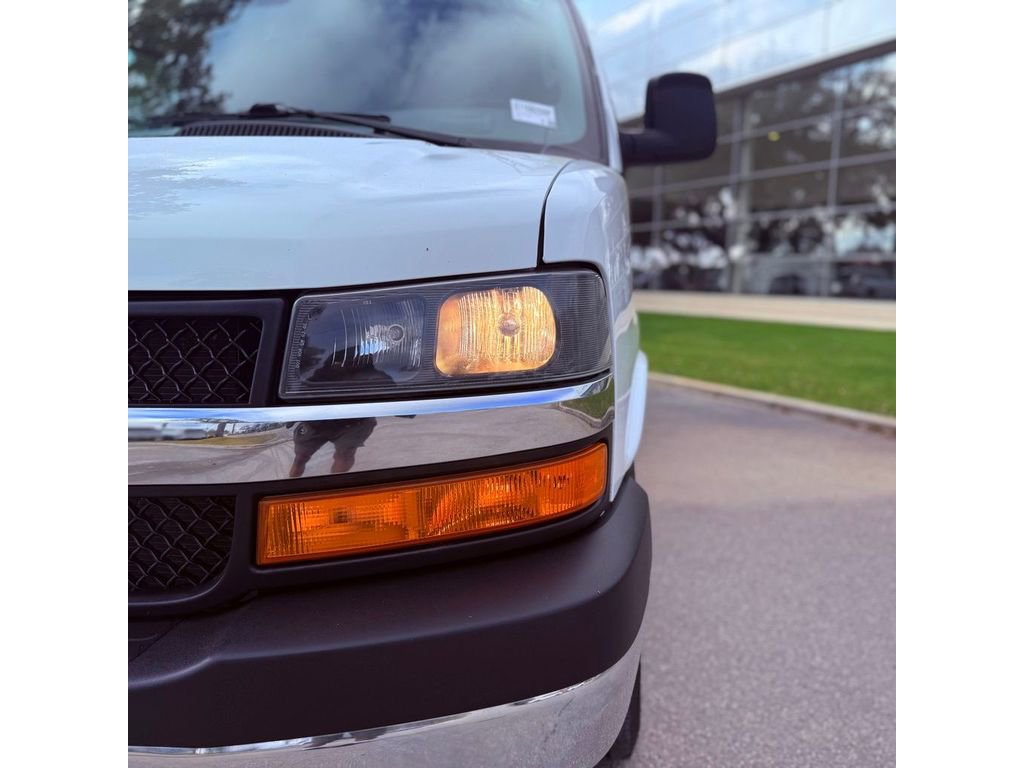 Used 2025 Chevrolet Express 3500 LT w/ LT Preferred Equipment Group RWD image 9