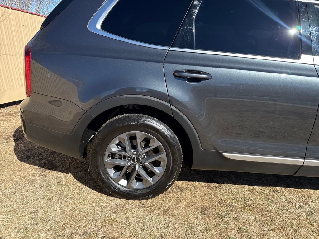 Used 2024 Kia Telluride LX image 30