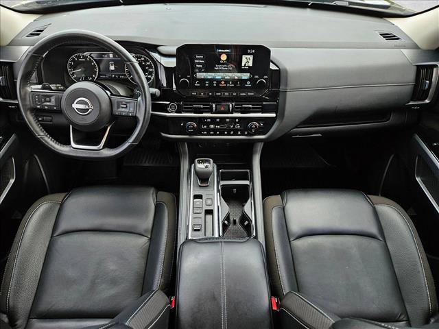 Used 2024 Nissan Pathfinder SL FWD image 18