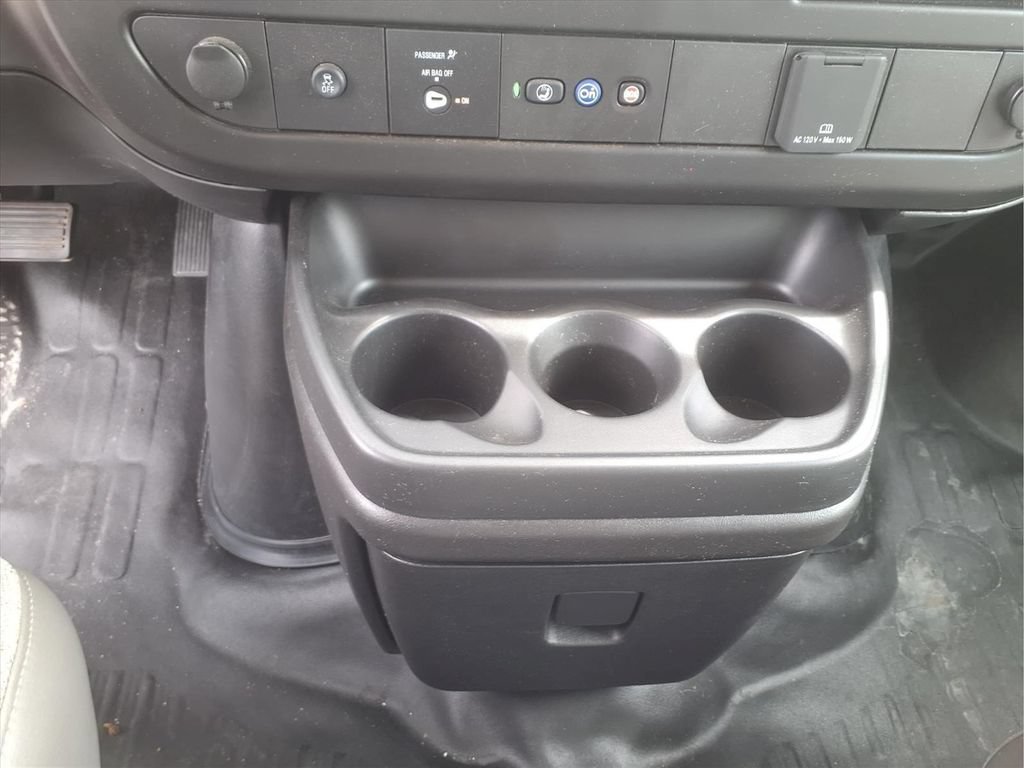 Used 2024 GMC Savana 3500 Extended w/ Power Convenience Package RWD image 12