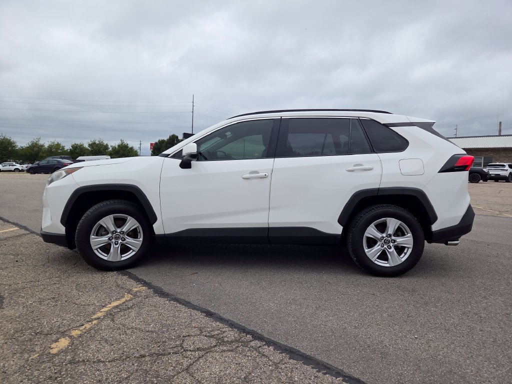 Used 2019 Toyota RAV4 XLE w/ Convenience Package FWD image 21