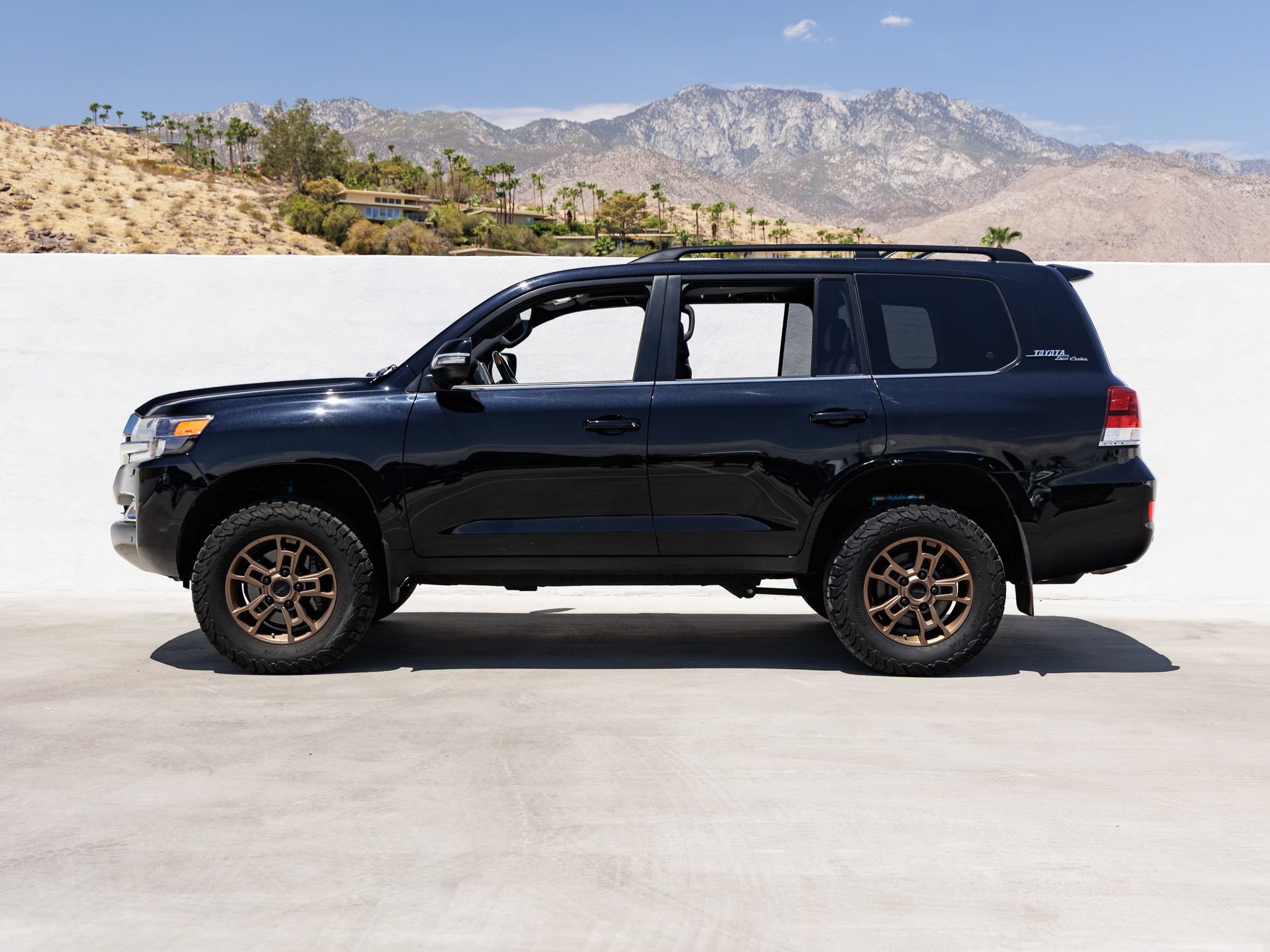Used 2020 Toyota Land Cruiser Heritage Edition AWD/4WD image 2