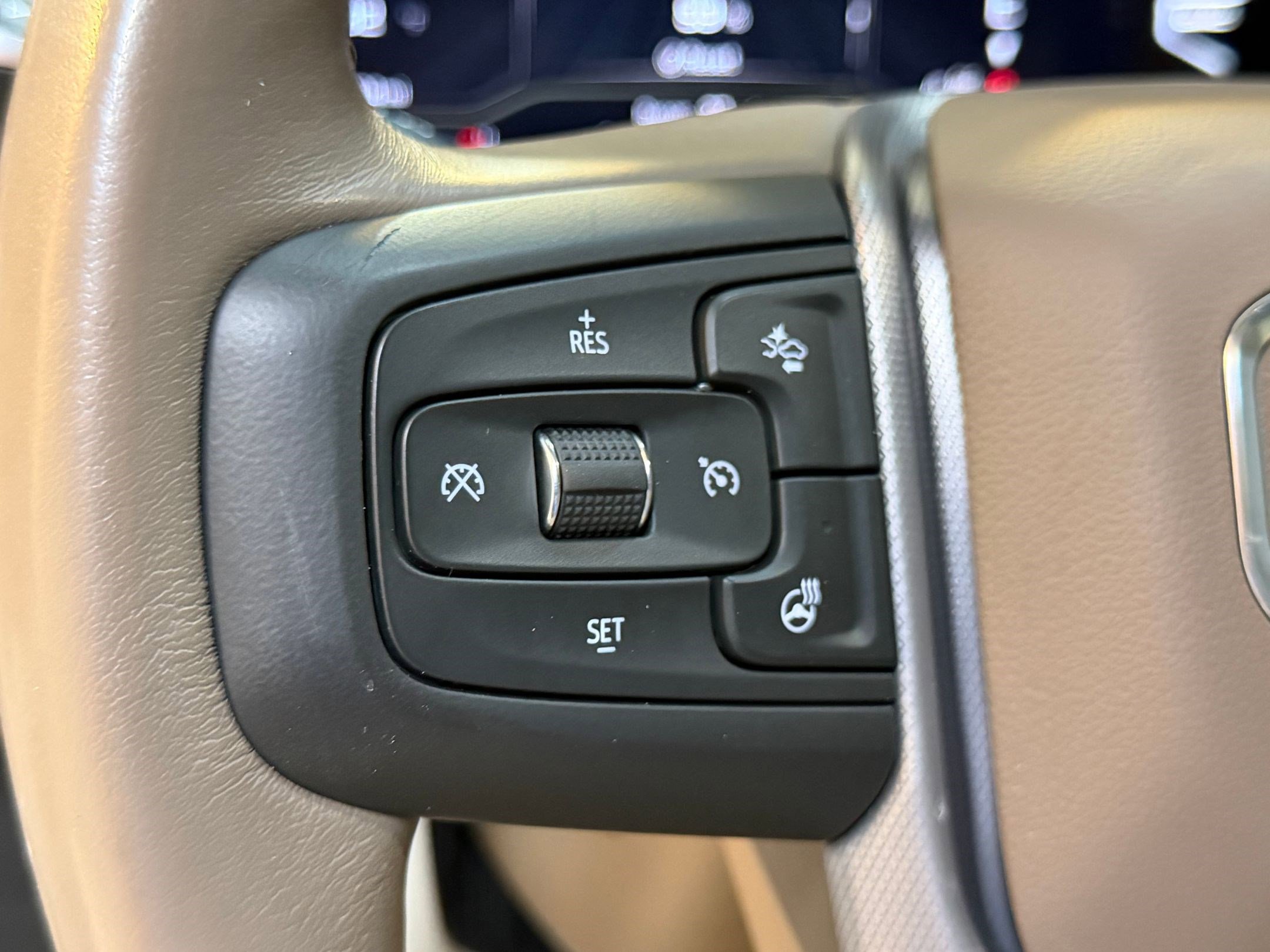 Used 2023 GMC Yukon XL Denali image 17