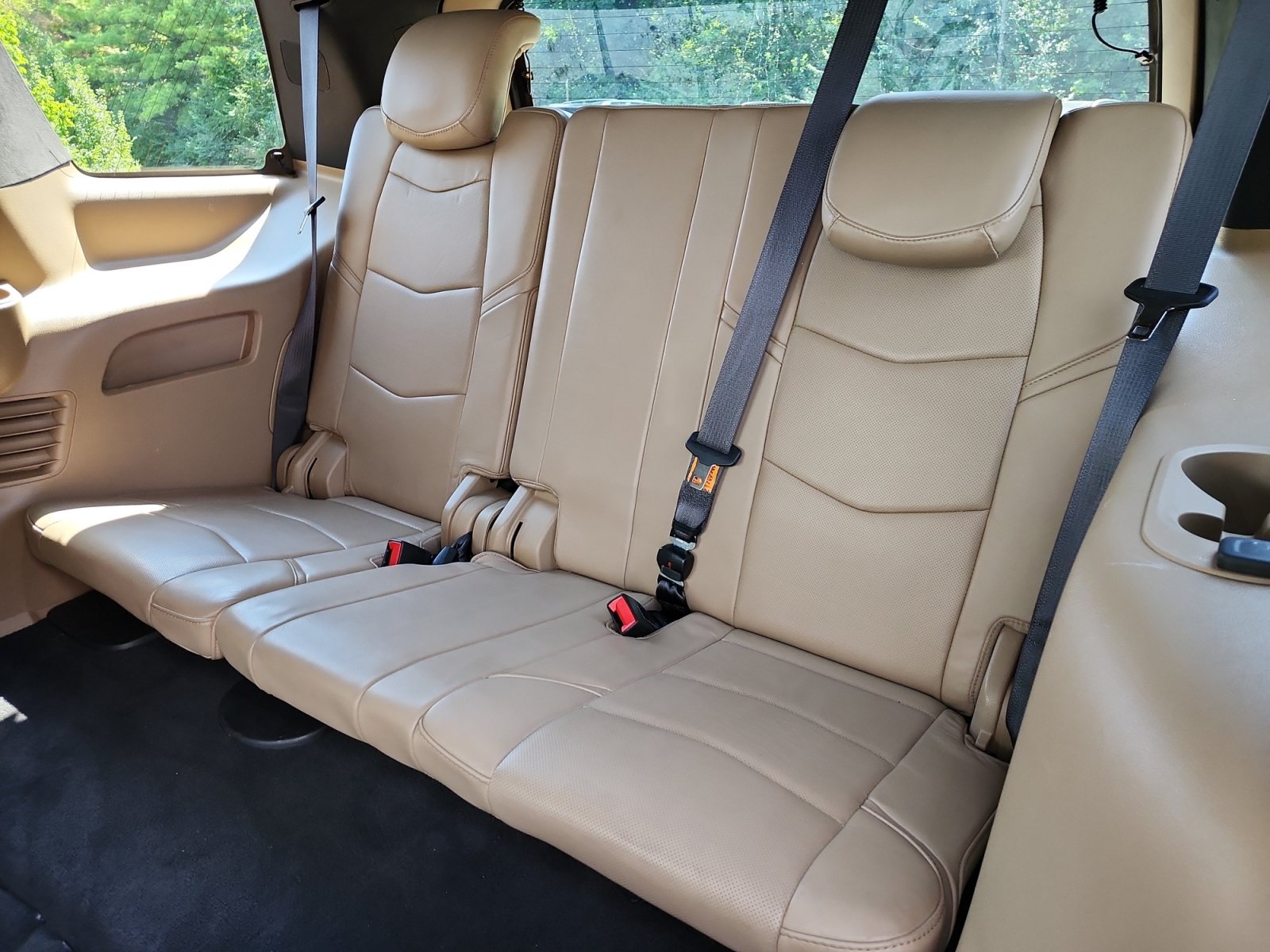 Used 2018 Cadillac Escalade Platinum AWD/4WD image 17