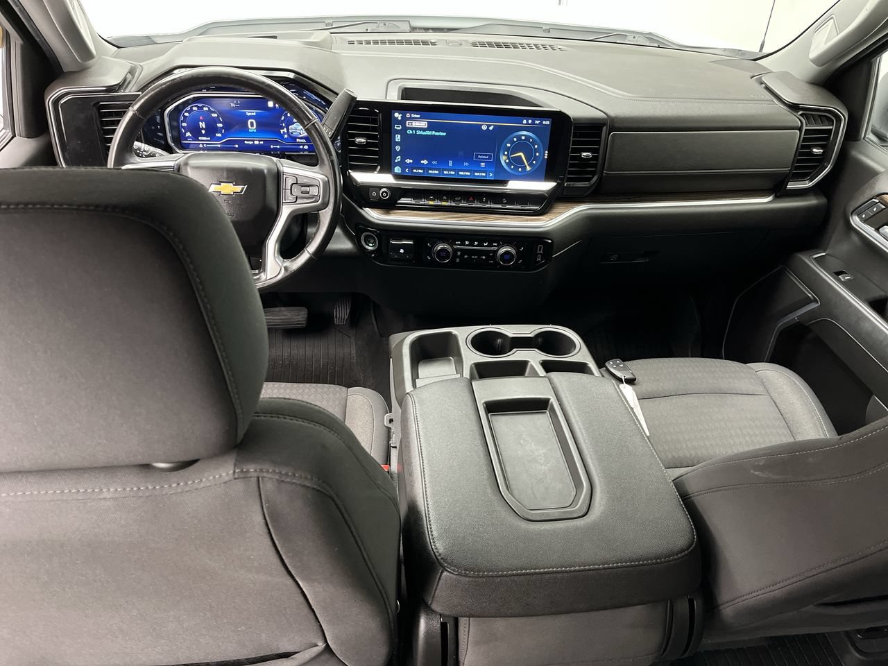 Certified 2022 Chevrolet Silverado 1500 LT AWD/4WD image 4