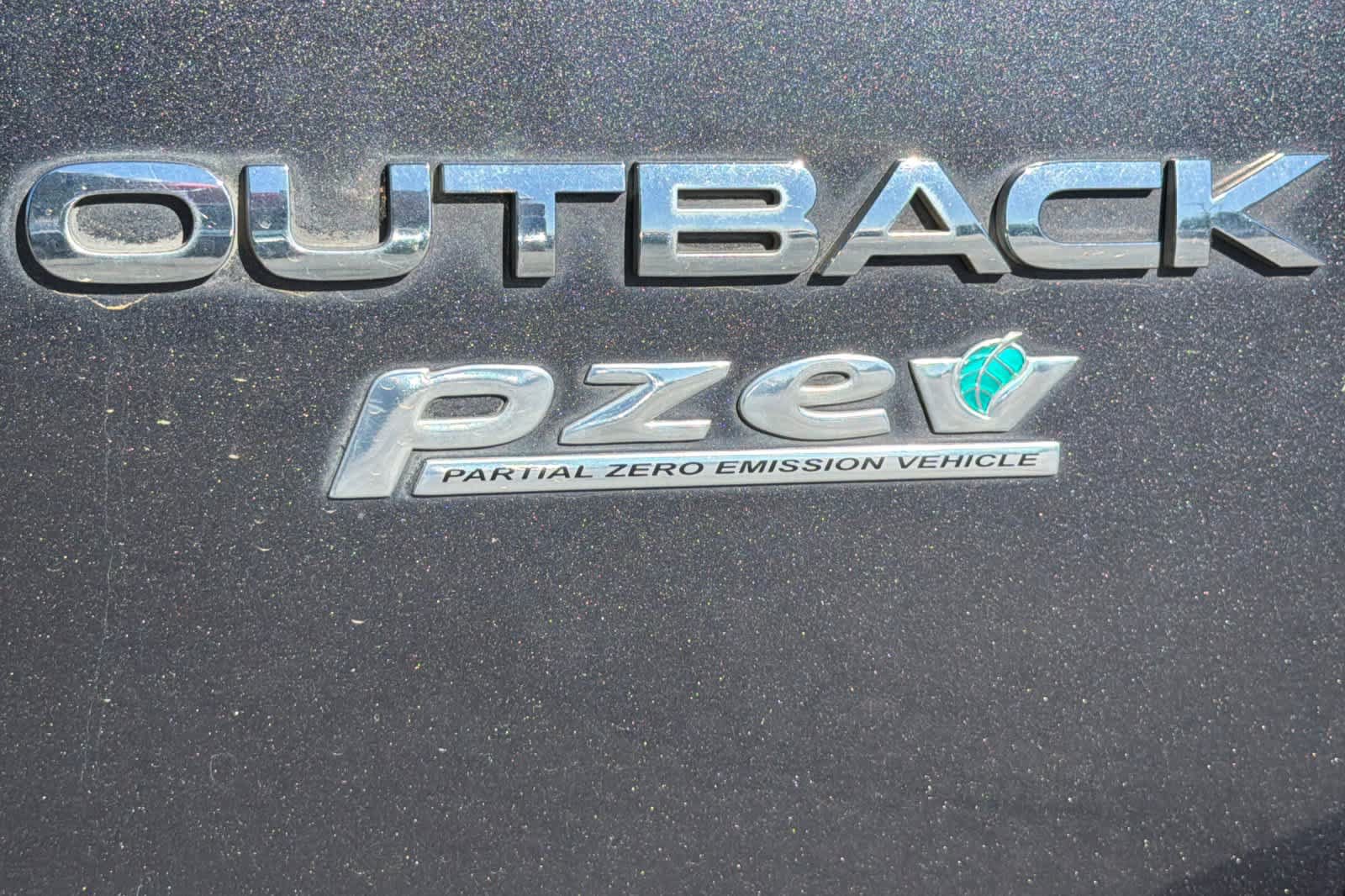 Used 2010 Subaru Outback 2.5i Premium AWD/4WD image 12