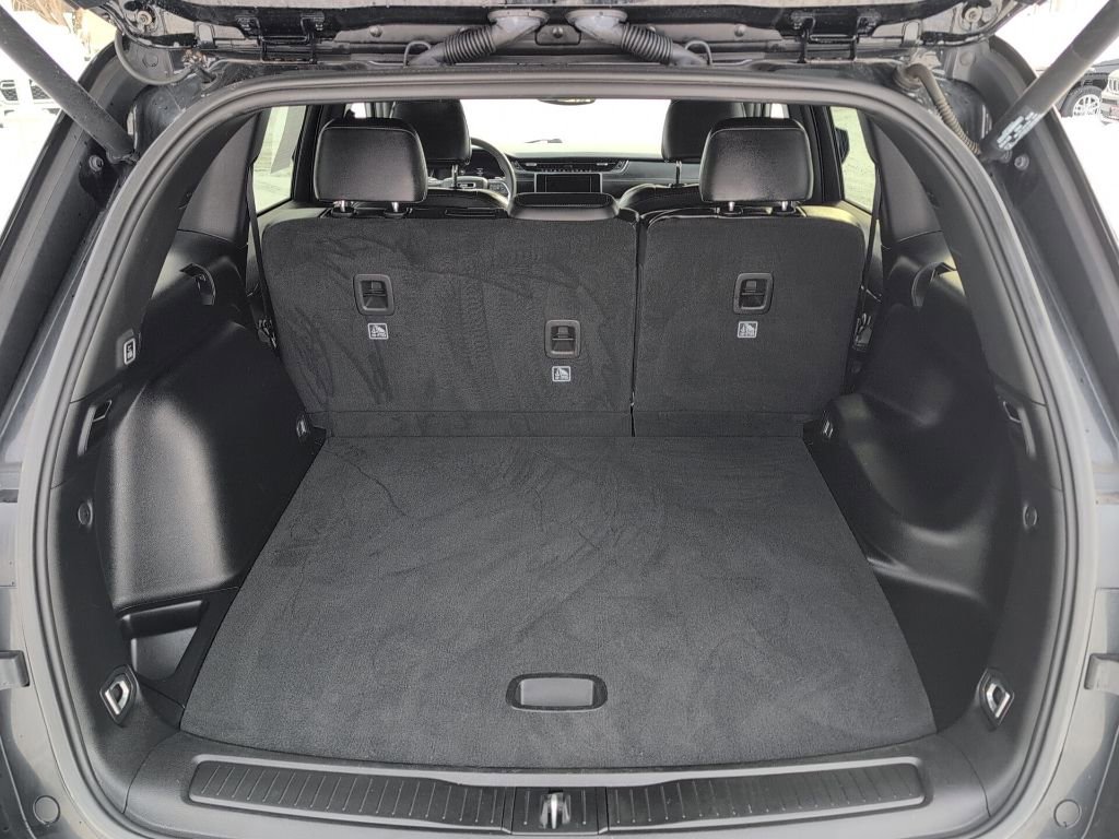 Used 2023 Jeep Grand Cherokee Altitude image 17