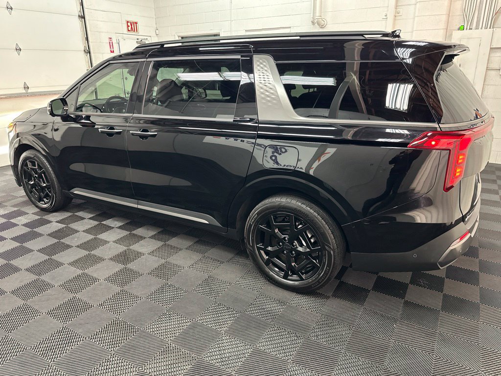 Used 2026 Kia Carnival SX w/ SX Dark Edition Package FWD image 6