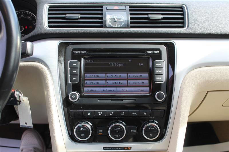 Used 2012 Volkswagen Passat 2.5 SE image 19