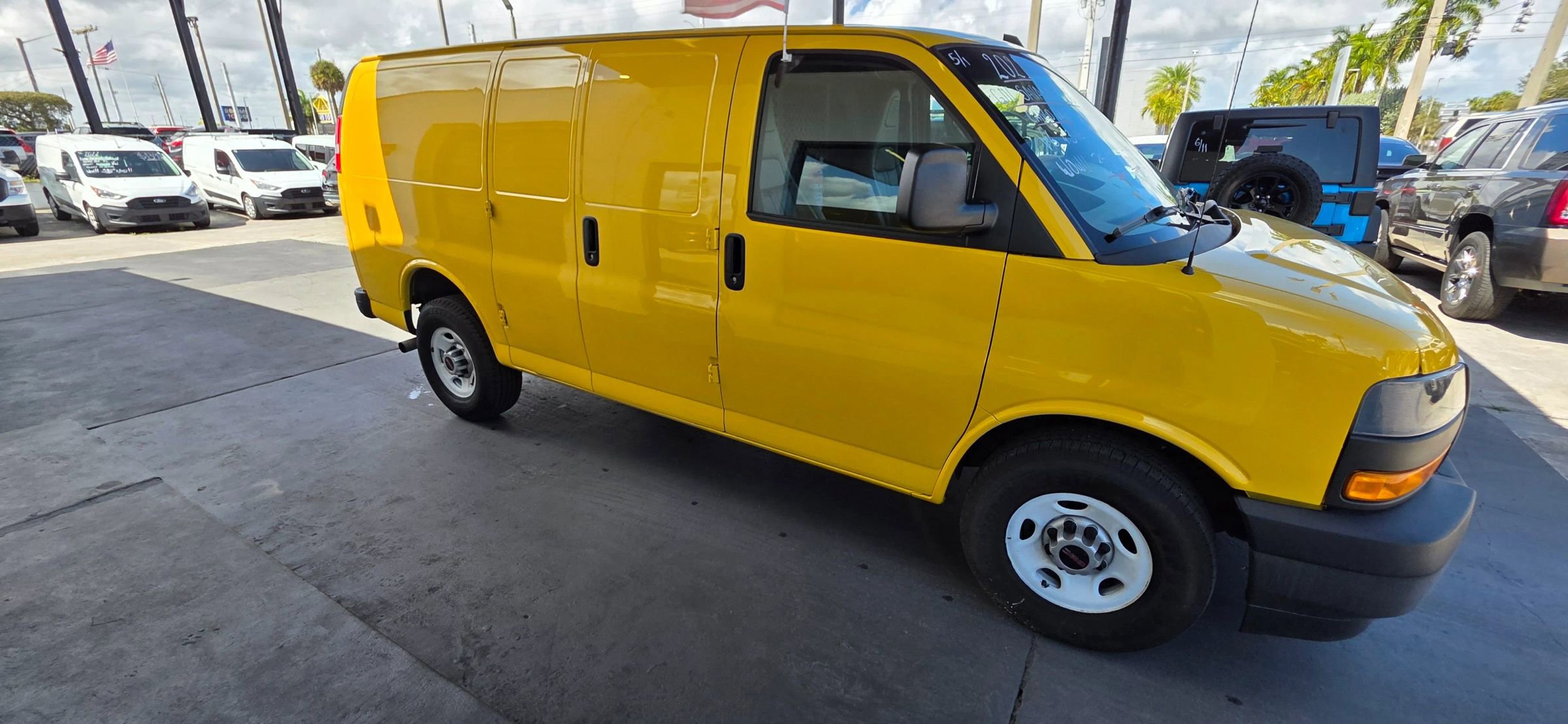 Used 2021 GMC Savana 2500 w/ Driver Convenience Package image 5