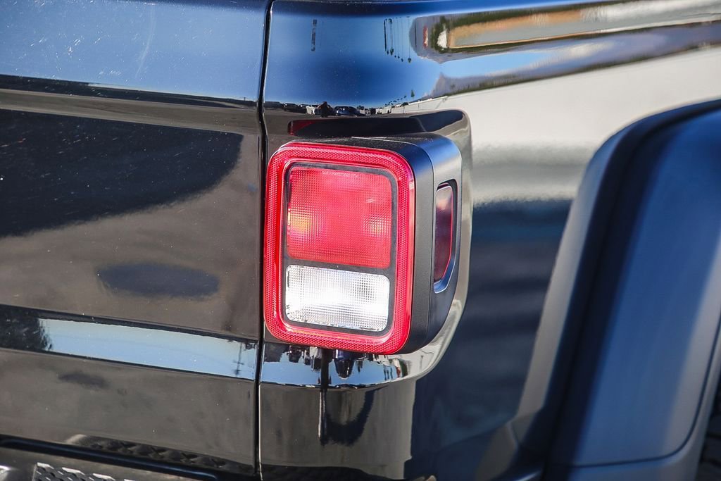 Certified 2022 Jeep Gladiator Mojave w/ Cold Weather Group image 10