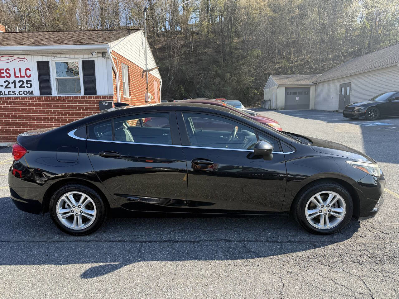 Used 2016 Chevrolet Cruze LT w/ Convenience Package FWD image 4