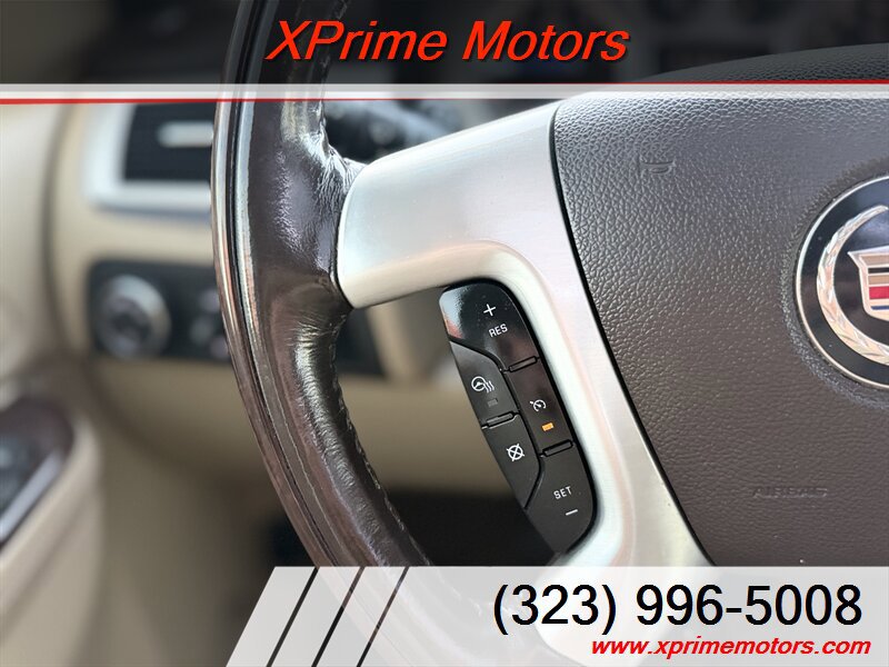 Used 2011 Cadillac Escalade Luxury AWD/4WD image 22