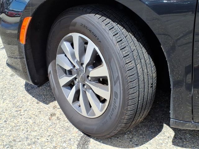 Used 2024 Chrysler Pacifica Limited FWD image 8