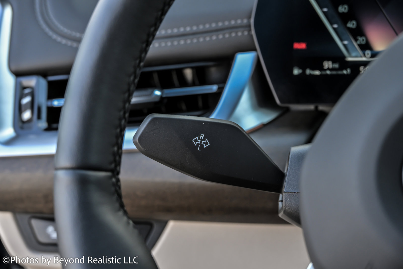 Used 2025 BMW X1 xDrive28i w/ Convenience Package image 38