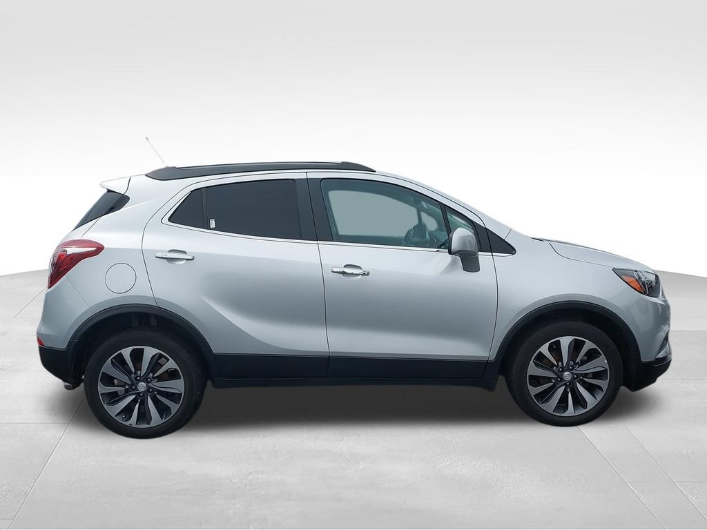 Used 2022 Buick Encore Preferred w/ Safety Package FWD image 9