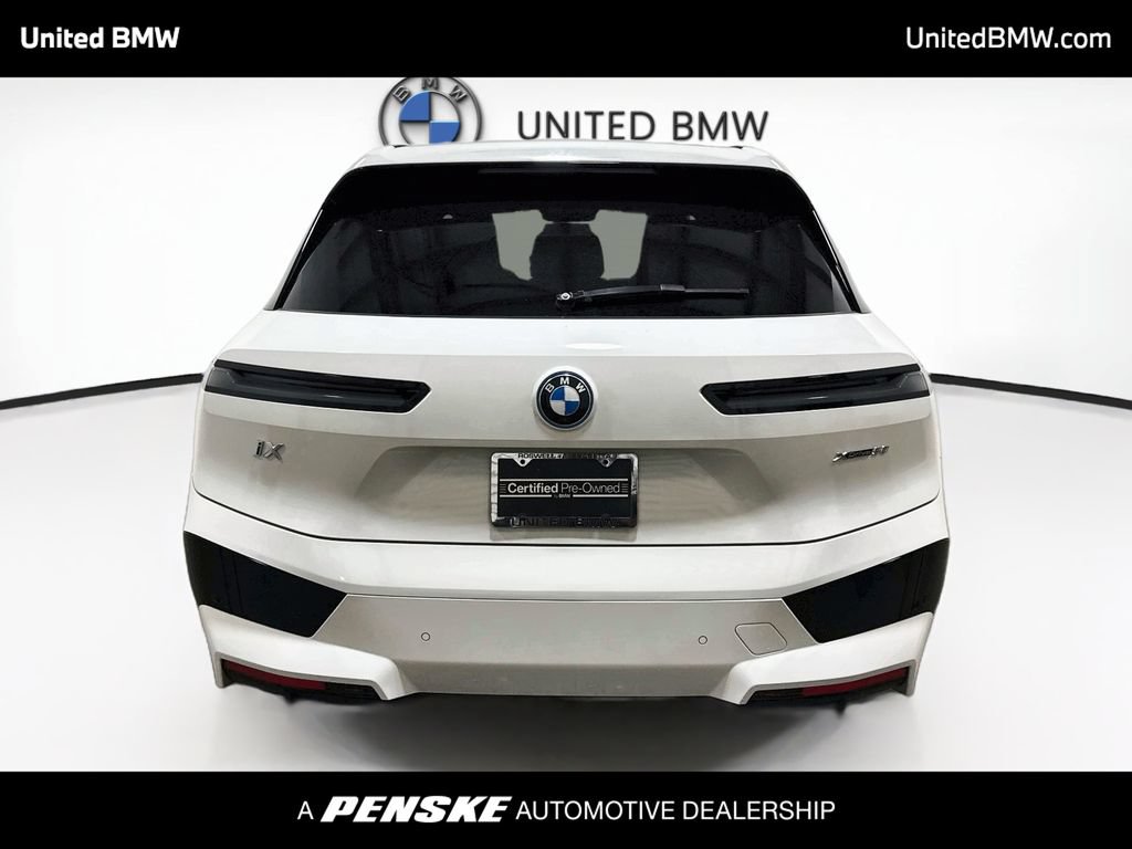 Used 2024 BMW iX xDrive50 w/ Sport Package AWD/4WD image 6
