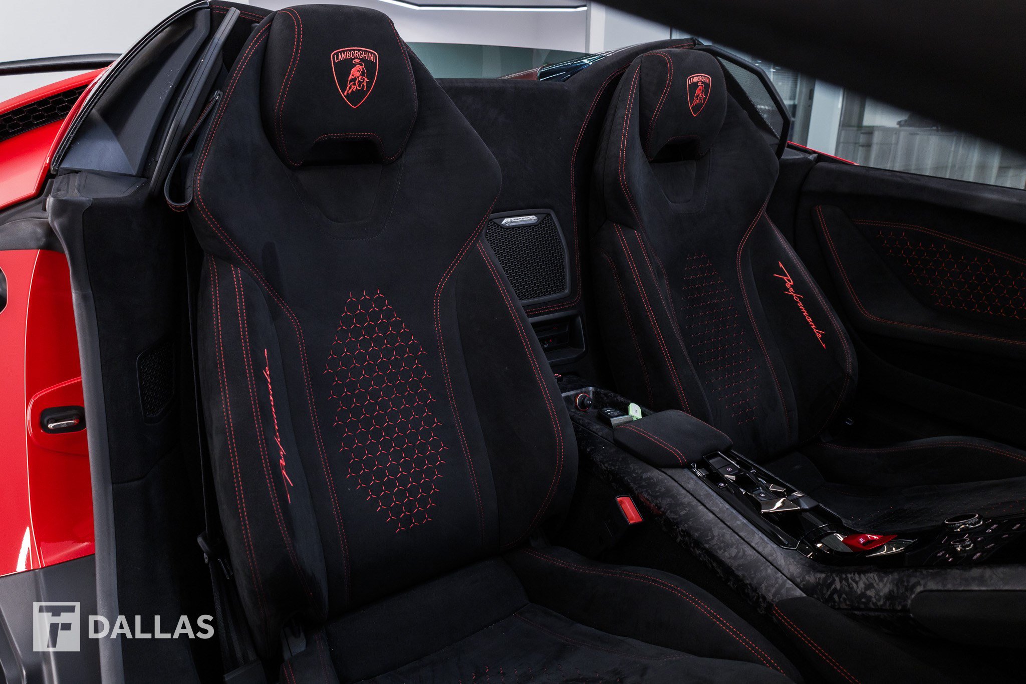 Used 2018 Lamborghini Huracan Performante AWD/4WD image 45