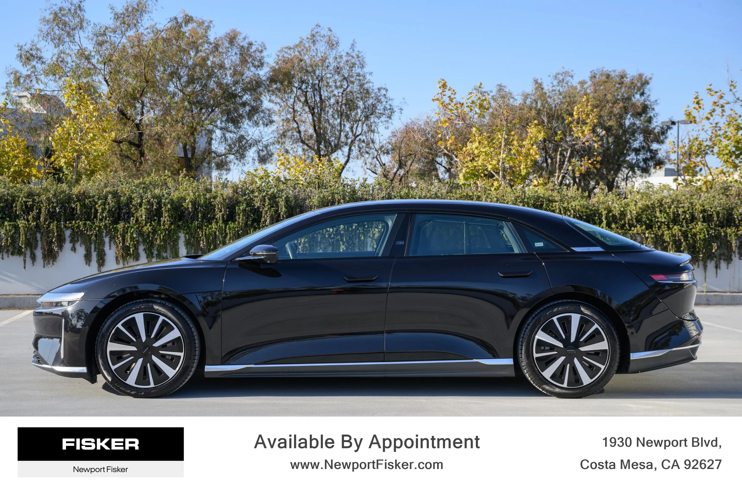 Used 2025 Lucid Air Touring AWD/4WD image 2