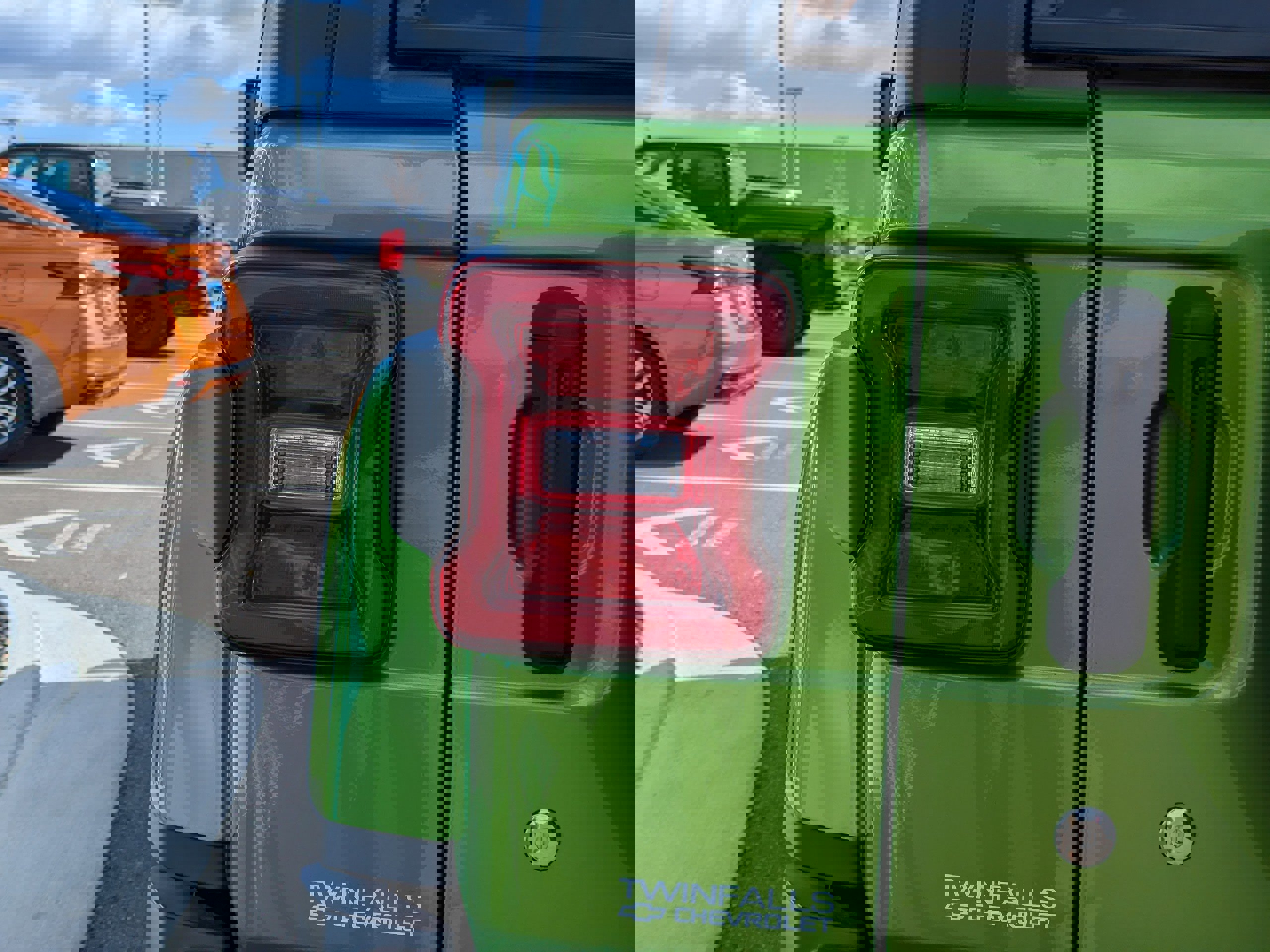 Used 2019 Jeep Wrangler Unlimited Sahara w/ Dual Top Group image 41