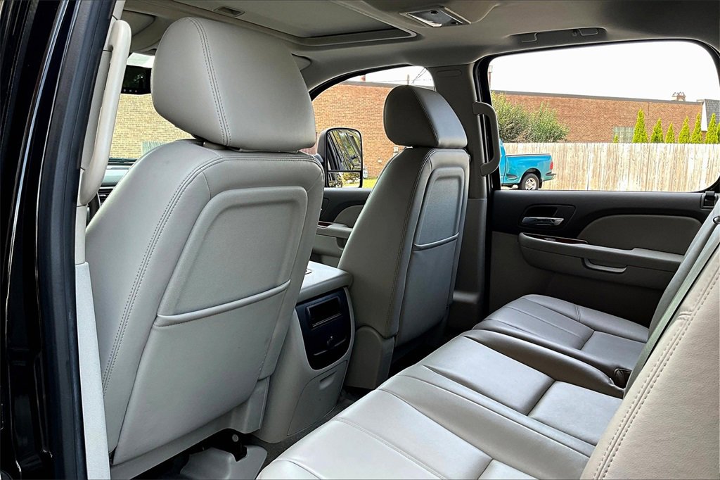 Used 2013 Chevrolet Silverado 3500 LTZ w/ LTZ Plus Package image 31