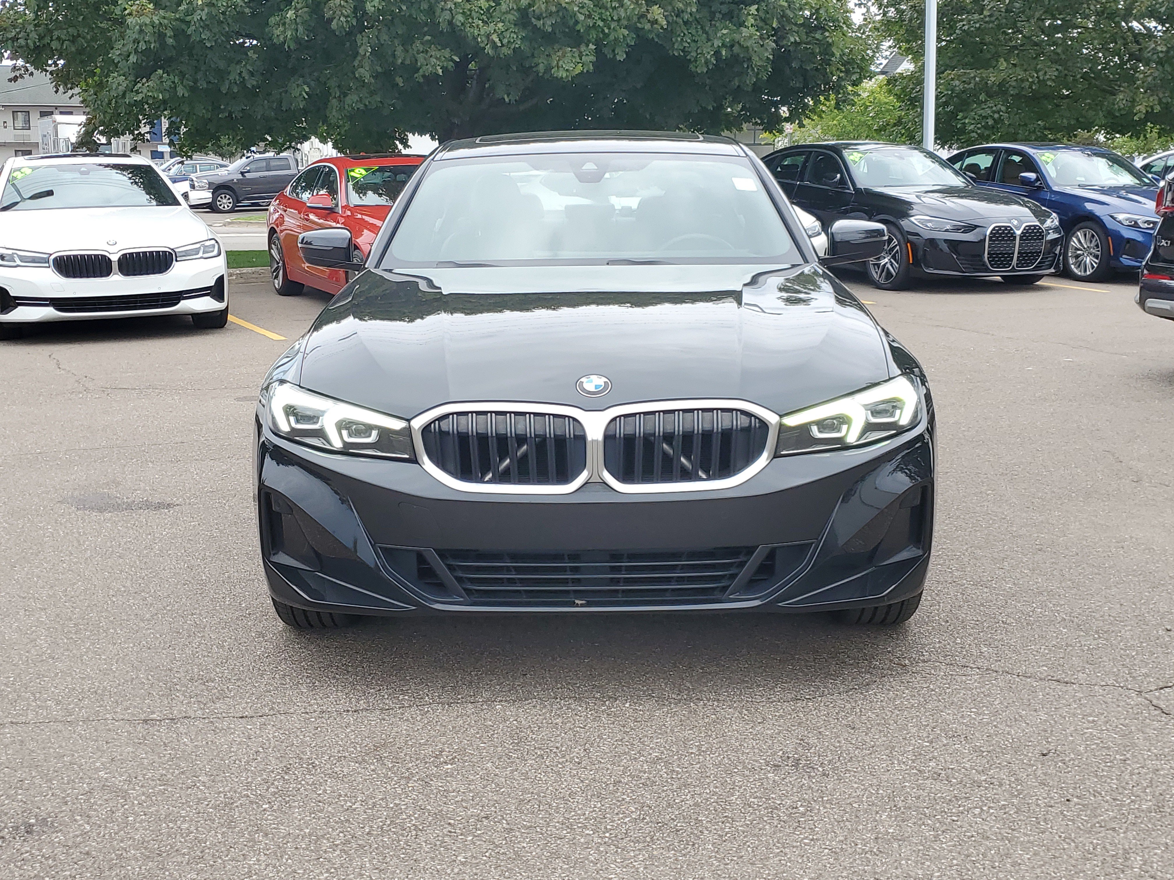 Certified 2023 BMW 330i xDrive Sedan w/ Premium Package AWD/4WD image 8