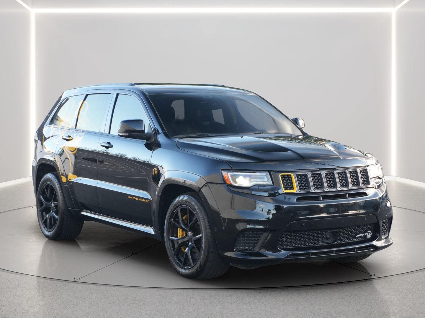 Used 2018 Jeep Grand Cherokee Trackhawk AWD/4WD image 7