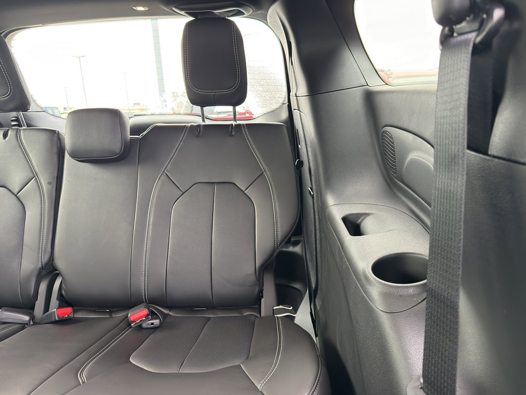 New 2026 Chrysler Pacifica Select image 35