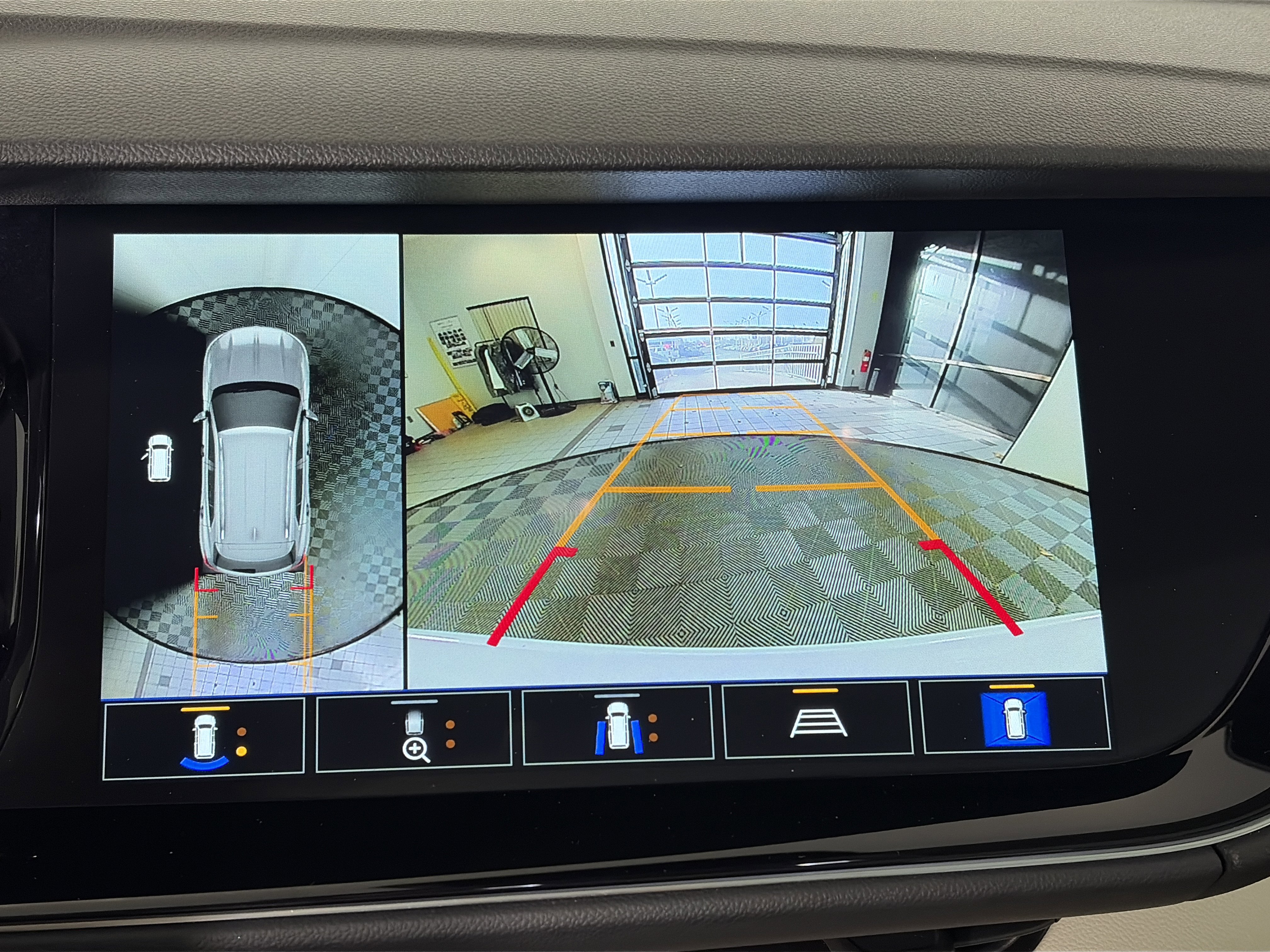 Certified 2023 Buick Envision Avenir image 24